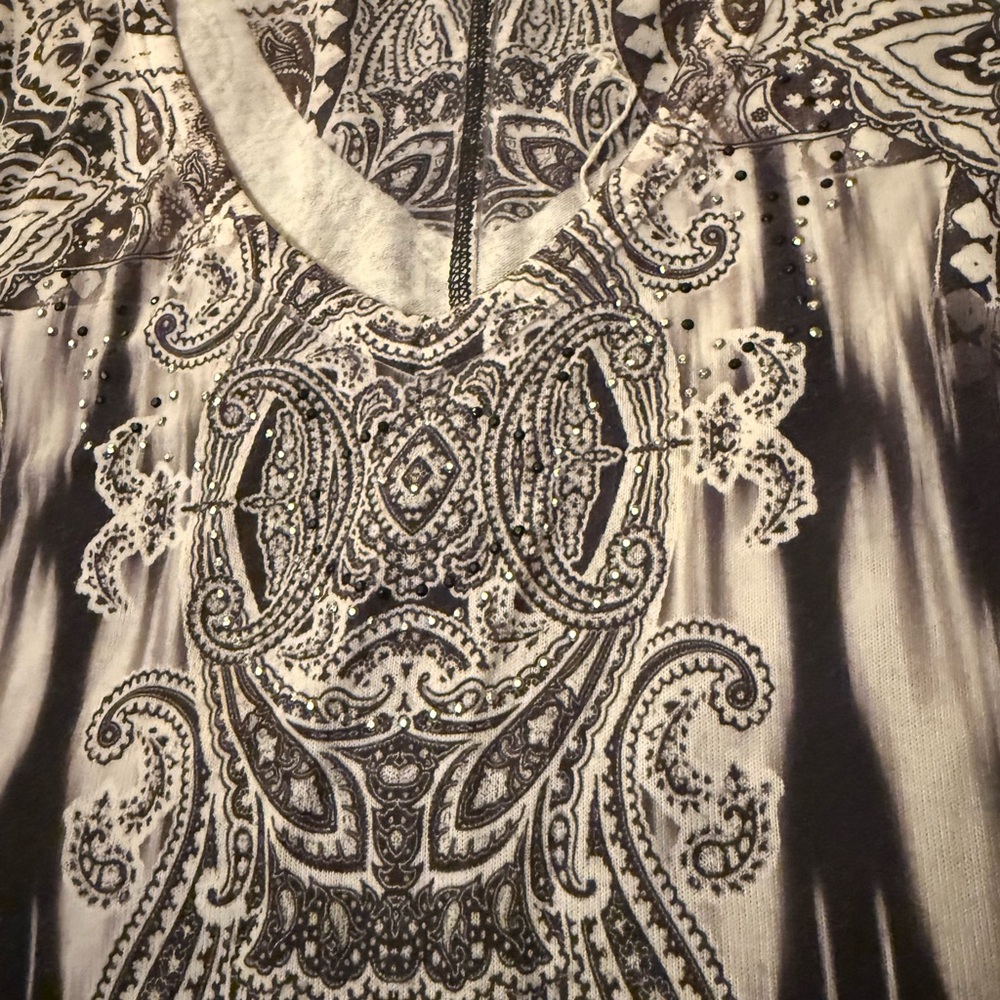 World Unity Tunic - Picture 3 of 4
